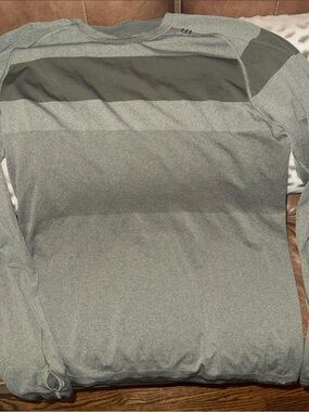 Lululemon Men's Heather Olive Green Striped Long Sleeve Top